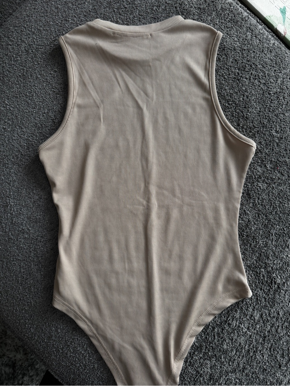 SHEIN Beige Ribbed Mock Neck Tank - Picture 4 of 4